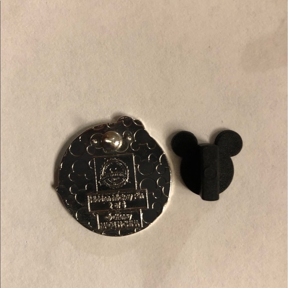 Cinderella Disney trading pin - Picture 2 of 2